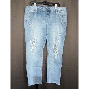 Torrid Women’s Boyfriend Mid-Rise Medium Wash Denim Jeans Size 14R Distressed